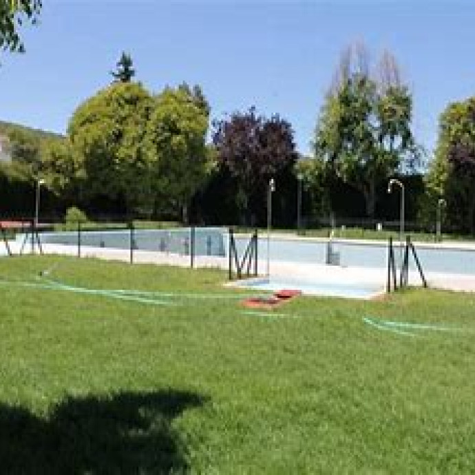 Recepcionista de Piscina R$ 2.302,00