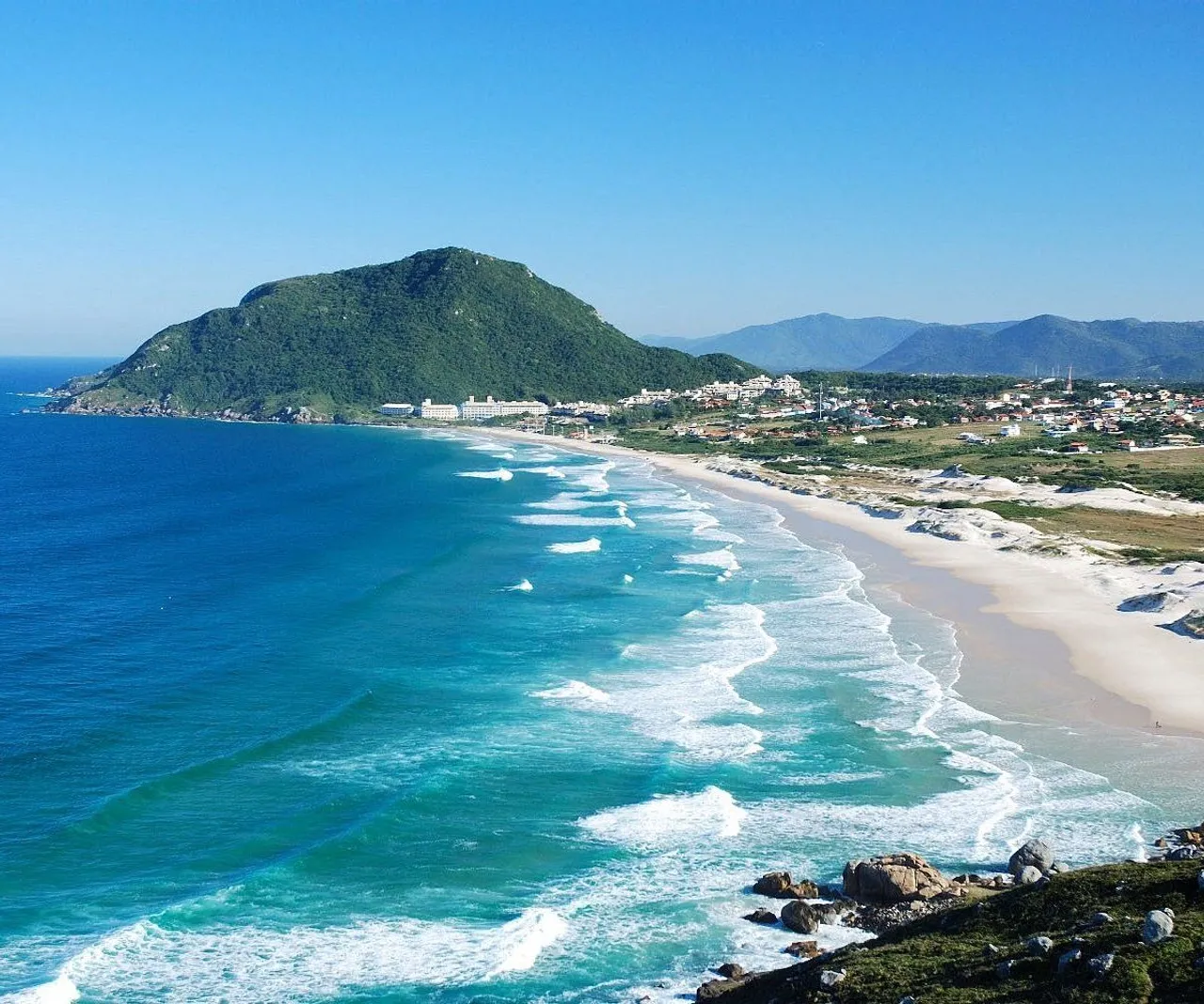 Vaga de emprego na praia Santinho